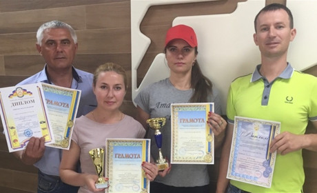 Володимирецькі держслужбовці повернулся з нагородами і командними перемогами по тенісу і стрільбі