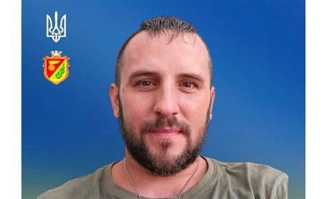 На щиті повернувся додому: Знам’янка попрощається із захисником Євгенієм Олефіренком