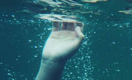 У Фастівському районі у річці знайшли мертву жінку