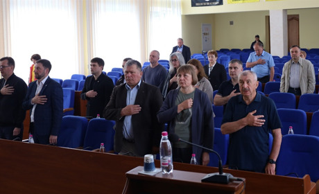 Реформа старшої школи, безпечні зони для дітей та наглядові ради: рішення сесії міської ради
