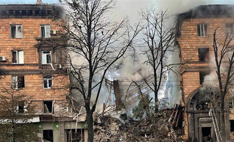 Щонайменше дві людини загинуло в наслідок терористичної атаки на Запоріжжя сьогодні