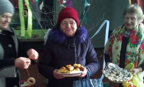 Троїцькі краєзнавці розповіли, як раніше весну зустрічали та пекли печиво "жайворонки"