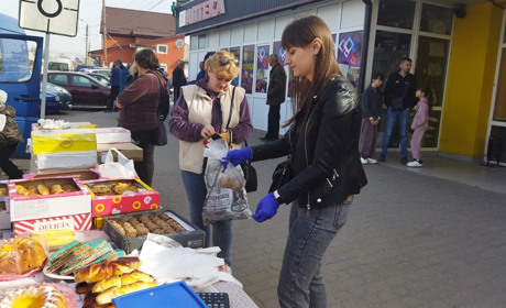 В Барі під час ярмарки волонтери зібрали майже 35 тис грн для захисників