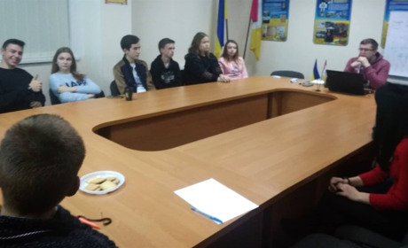 Сватівські підлітки вчилися як змінювати рідне місто у тренера школи «Агенти змін» 