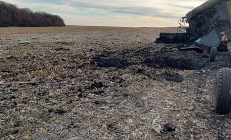 Біля села Синдарівське Ніжинського району водій комбайну "наїхав" на вибухівку
