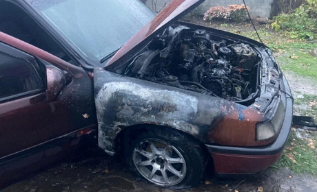 На Переяславщині горів автомобіль Opel Vectra: ДСНС