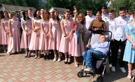 У Переяславській громаді пролунали останні дзвоники: гімназія №1 проводжала 49 випускників