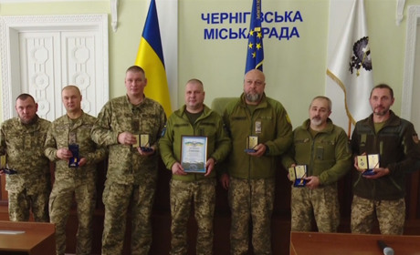 За оборону Чернігова. Військовослужбовцям 119-ї бригади тероборони вручено медалі