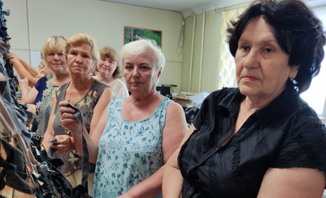 Працюють на Перемогу : як Знам'янські ветерани разом з ВПО допомагають військовим