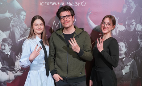 Юнацький МУР: Олександр Хоменко зустрівся із творцями шкільної вистави про «Розстріляне відродження»