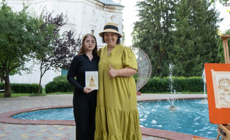 Ароматні картини: художниця Світлана Шевченко навчала переяславців малювати кавою