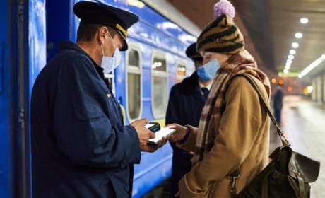 Хто зможе їздити потягом та автобусом з 21 жовтня і як це контролюватимуть