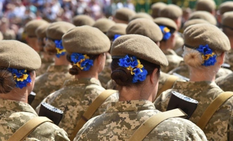 Військовий облік жінок хочуть зробити добровільним та відтермінували на рік
