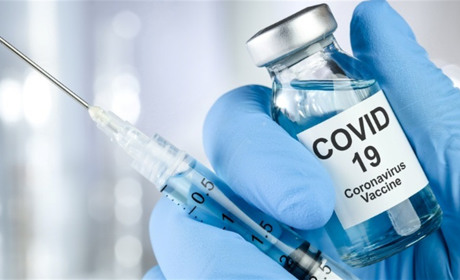 Підліткам дозволили робити бустерну дозу проти COVID-19. Скільки людей наразі хворіє на Городоччині