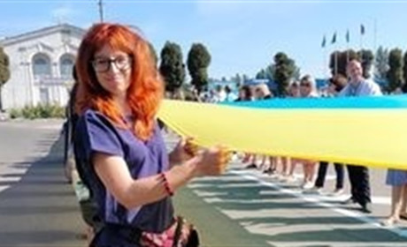 Попасна з добрими людьми, з щирими посмішками, з довжелезним прапором: лист у редакцію
