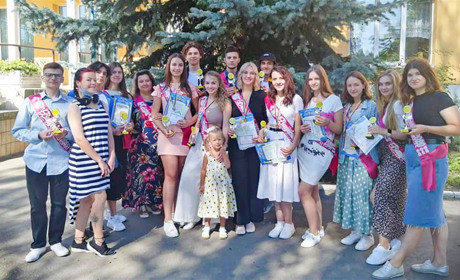 "Золото" та "срібло" випускниць Ржищева - 2020