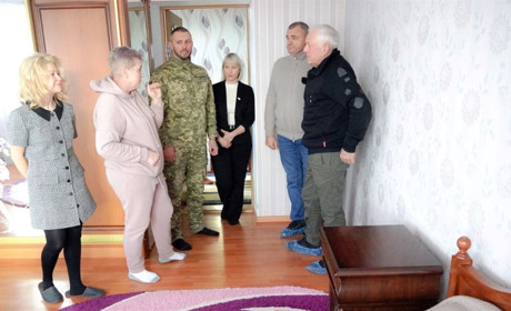Із Шосткинського у Конотопський район переїхала родина з 9 прийомними дітьми