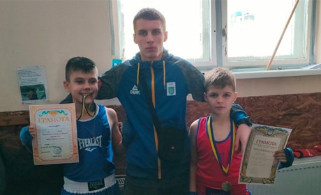 Два глухівчанина стали золотими призерами чемпіонату з боксу в Сумах