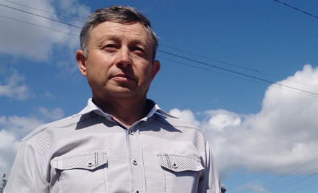 Депутату Володимирецької райради Олександру Бобрику грамоту вручив народний депутат України