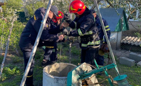 63-річна жінка впала у криницю