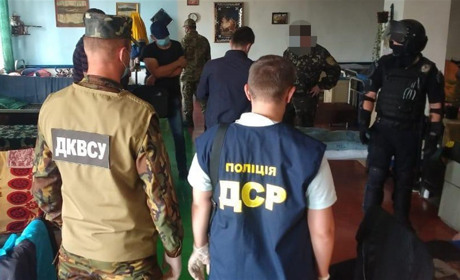 Збут наркотиків: начальника відділення Катеринівської виправної колонії судитимуть