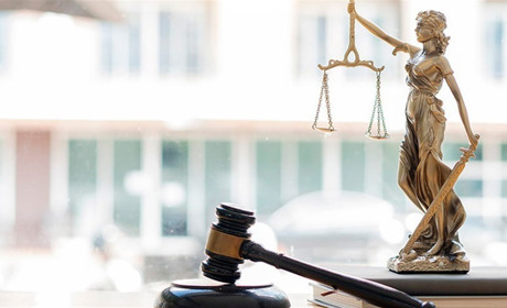 Безкоштовні юридичні консультації для переселенців з Луганщини. Як зареєструватися