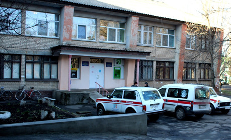 Пологи, ДТП та переїдання: кому в святкові дні викликали швидку допомогу