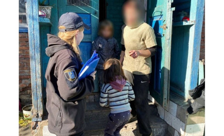 Обов'язок дорослих - дбати про своїх дітей: у Ворожбянській громаді склали протокол на горе-батьків