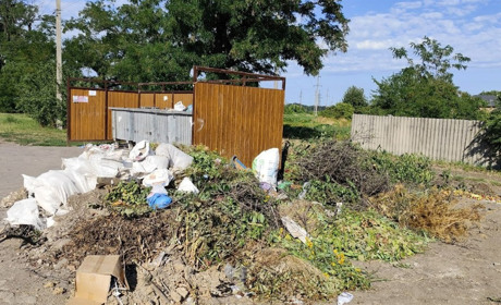 Онлайн опитування: чому в Знам’янці біля контейнерів зі сміттям утворюються звалища і що робити?