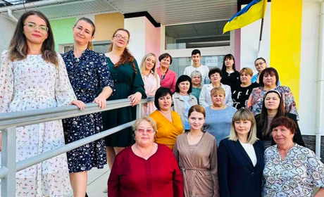 Плеяда Захарівських початківців вводить малюків в Країну Знань