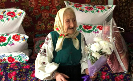 Босоніж – до ста років. Жителька Сахнівки Євдокія Малойко відсвяткувала ювілей