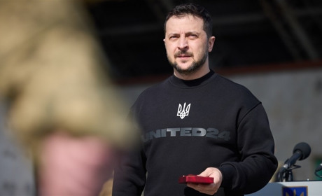 Кого Володимир Зеленський нагородив під час візиту в Тростянець: повний список. Фото