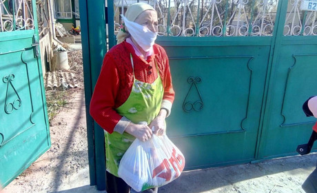 194 людини з Біляївської громади, віком за 80 років, отримали продуктові набори від мережі АТБ