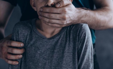Херсонець кілька днів ґвалтував 13-річного хлопчика, який залишився без даху над головою