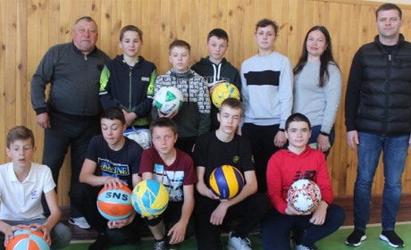 Корделівський ліцей отримав спортінвентар від благодійного фонду Миколи Філонова