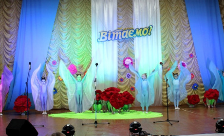 У Старокостянтинові привітали жінок громади святковим концертом