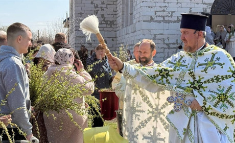 Храм ПЦУ у Первомайську передав 22 тисячі гривень на збір Гард.City з нагоди Вербної неділі