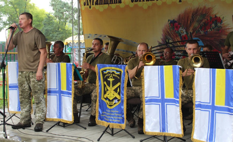 Як у Сватовому виступив оркестр Військово-Морських Сил Збройних сил України (відео)