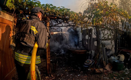 У Шосткинському районі внаслідок обстрілу зайнявся будинок в одному з сіл