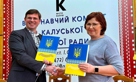 Звягель і Калуш об’єднують зусилля: громади підписали меморандум про співпрацю