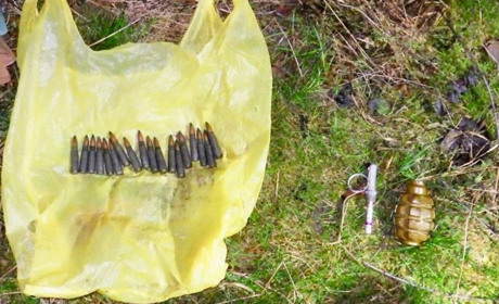Житель Звягельщини добровільно видав поліцейським корпус ручної гранати, запал та набої