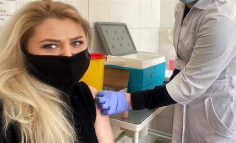 «Я отримала щеплення від COVID-19»: як вакцинують у Сарнах та що відчувають вакциновані