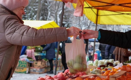 Сусіди.City запитали земляків, як вони ставляться до нинішніх цін у магазинах і на базарі
