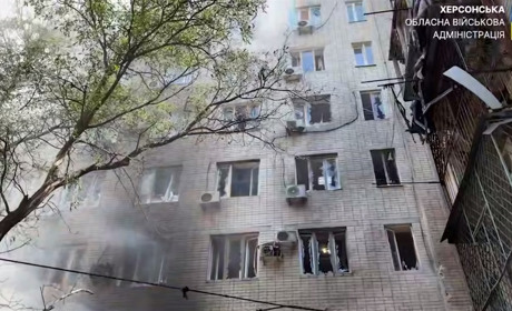 На Херсонщині окупати атакували житлові будинки, автобус та цивільні автівки, є загиблі та поранені