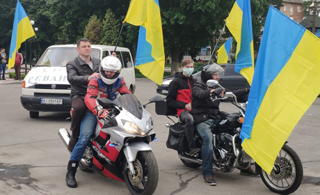 Стоп реванш: у Фастові пройшов автопробіг патріотів