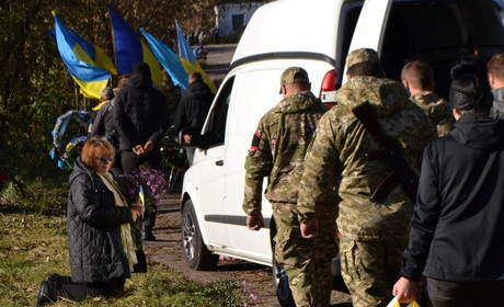 На Глухівщині попрощалися з військовим Віталієм Дрогальчуком, який загинув на Донеччині