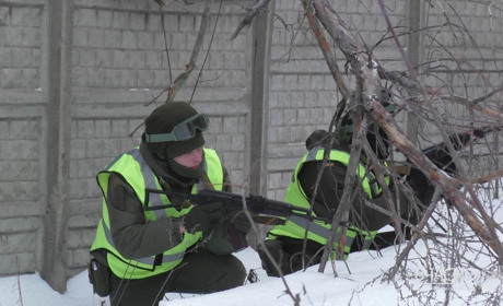 Поліцейські припинили діяльність організованої злочинної групи та звільнили заручника