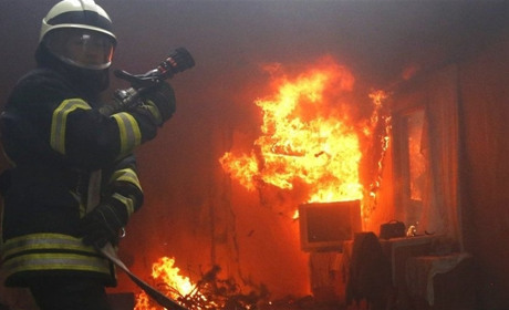 Горів будинок у Білопіллі. Пожежу швидко ліквідували