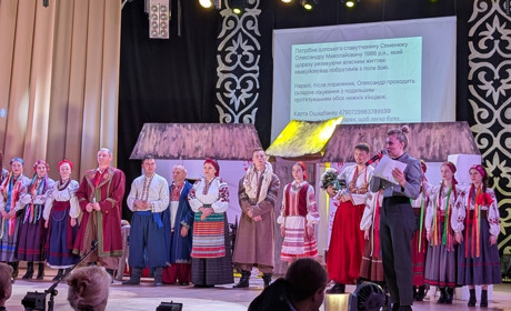 У Славуті зіграли виставу та зібрали кошти пораненому захиснику