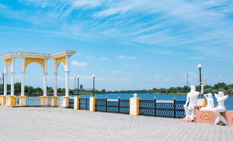 Російські окупанти зміцнюють оборону в Голій Пристані в очікуванні боїв